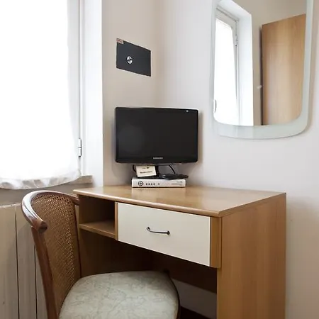 Ξενοδοχείο I 4 Assi Βιαρέτζιο