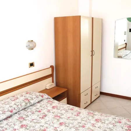 I 4 Assi Ξενοδοχείο *